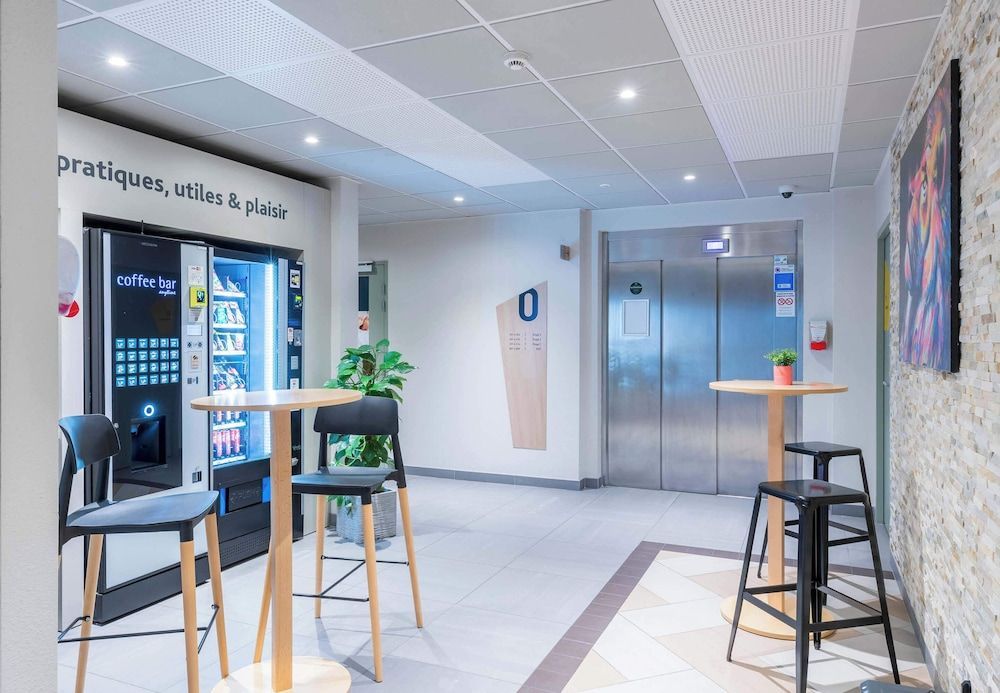 B&B HOTEL Troyes Magasins d'usine 2