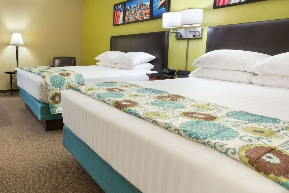 Heritage Inn & Suites The Woodlands, Trademark by Wyndham 1