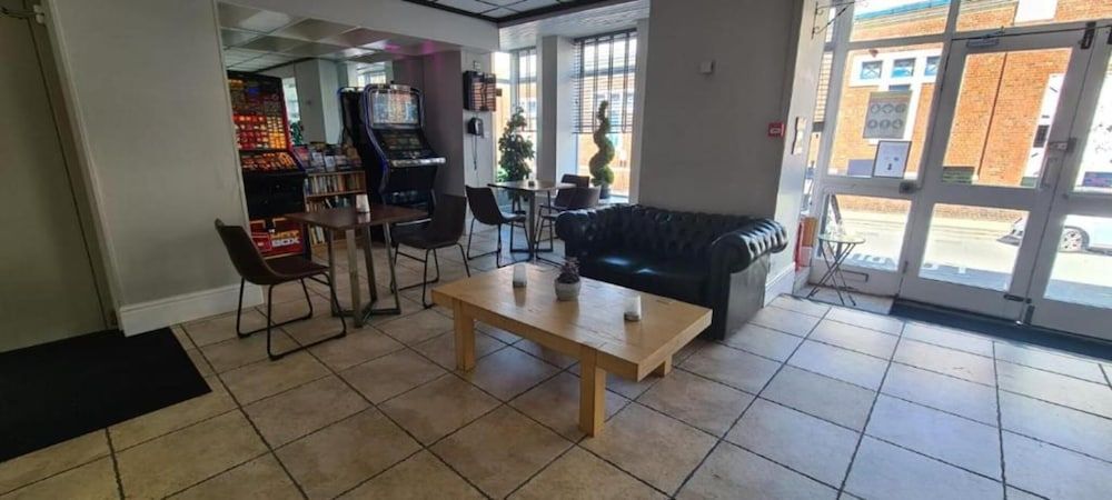 The Arncliff Hotel 2