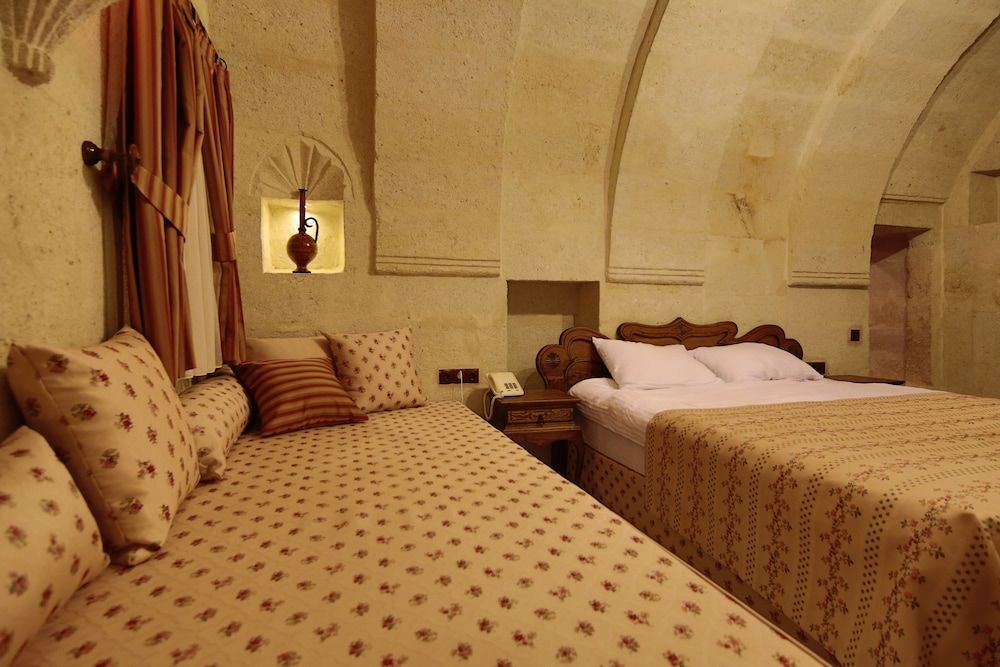 Fairyland Cave Hotel 2