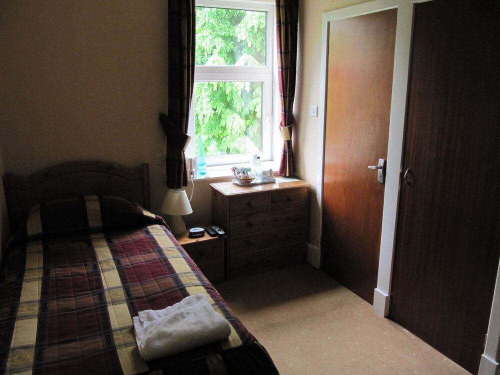 The Manor Country House Hotel 2