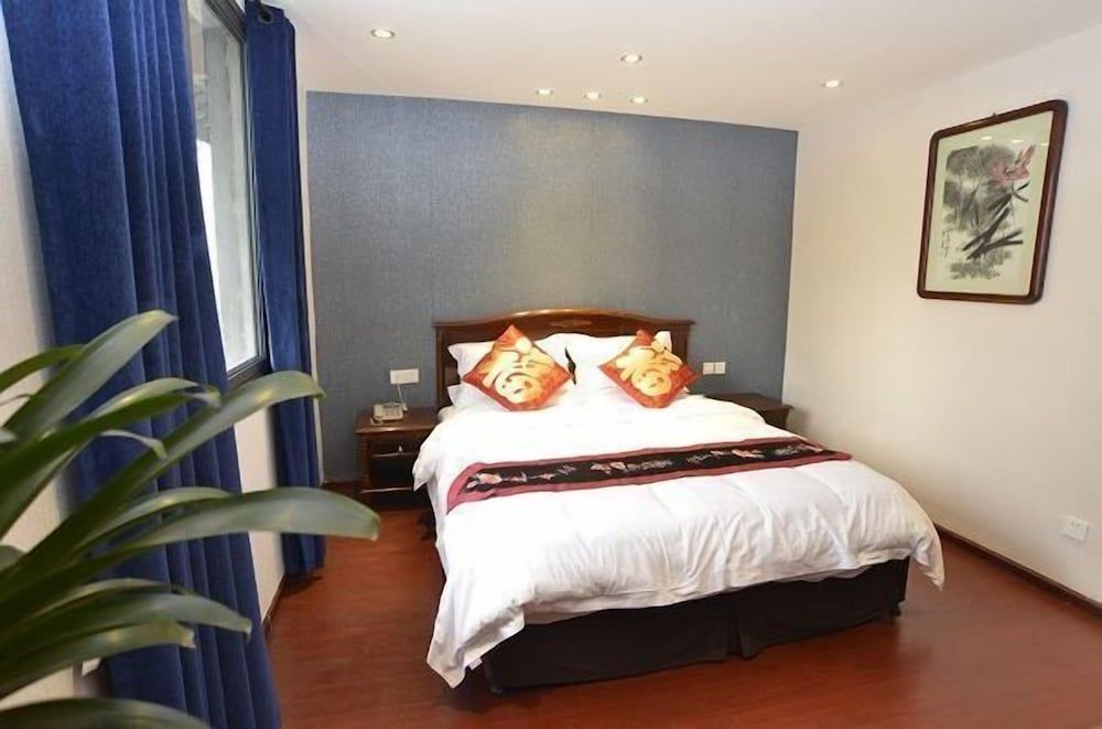 Wenjun Courtyard Hotel Chengdu ,English-Speaking , Pick-up Service ,Laundry Service , Local Tours 1