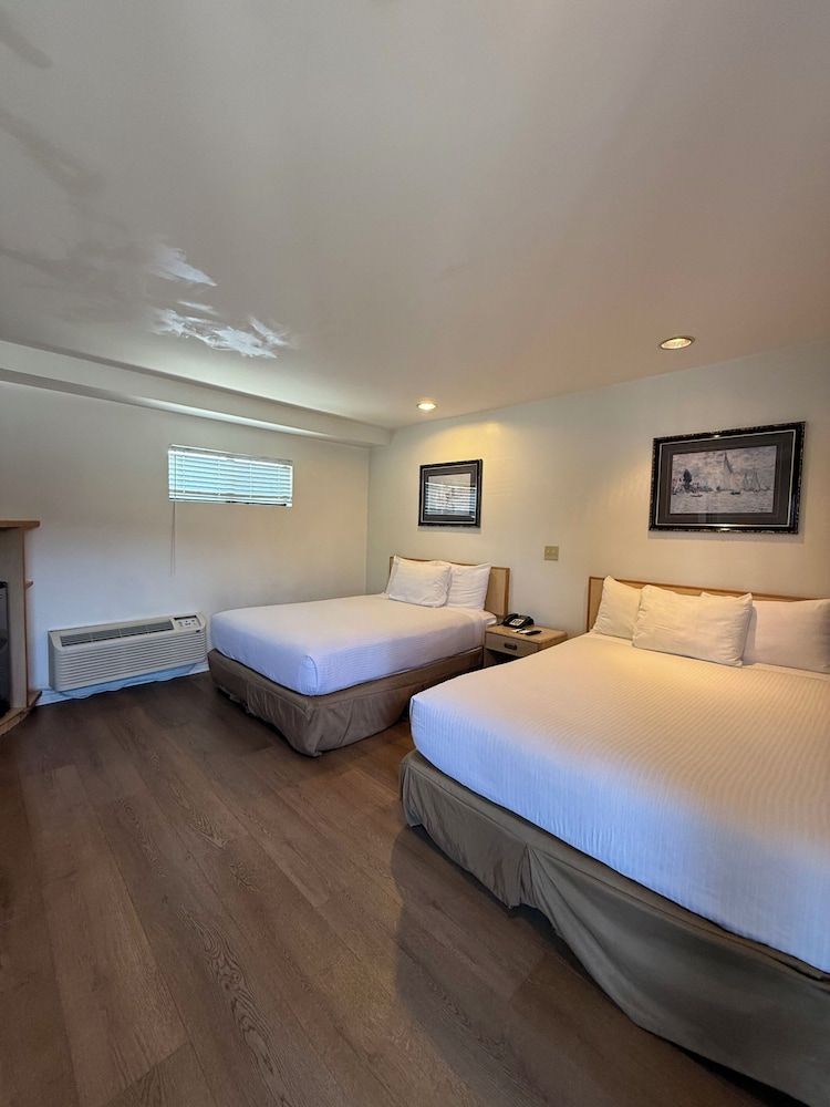 Jolly Roger Hotel 1