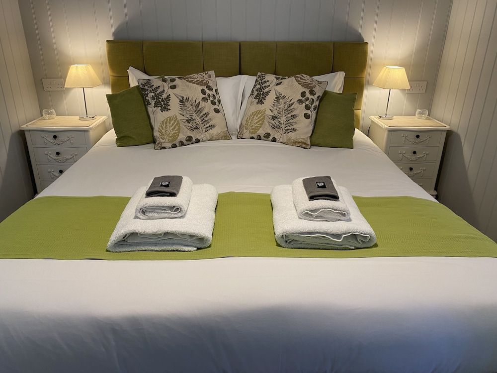 Petherton Cottage Studios 2