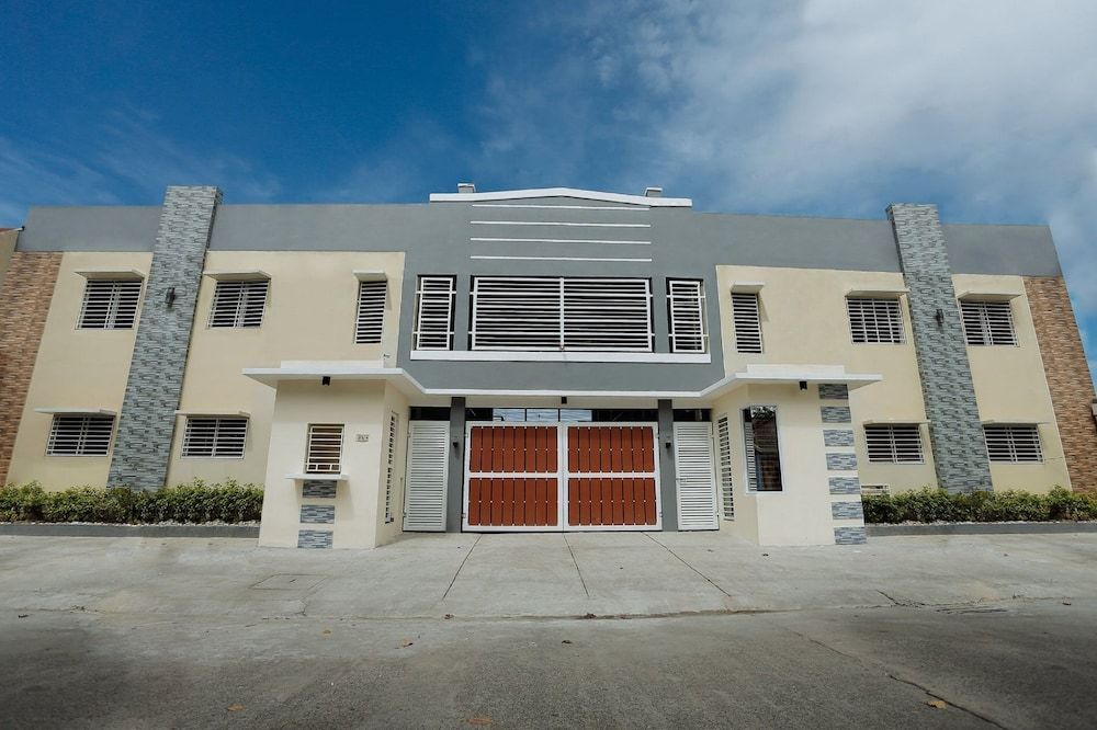 LJENJ Apartelle near Clark Airport 1