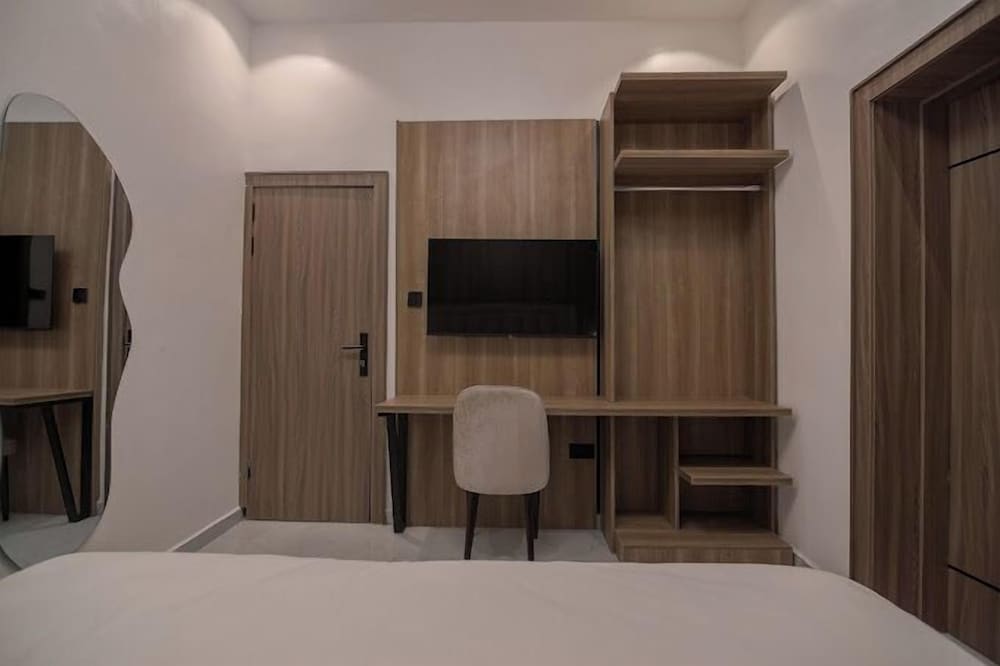 One90 Apartment 1