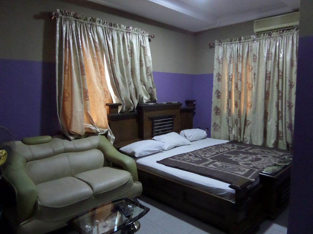 De Love Hotel 2