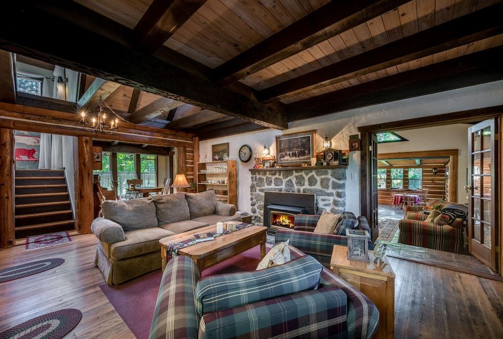 The Davies Family Inn 1
