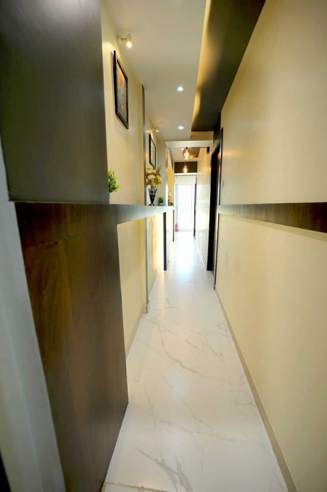 N.M. Hotel 2