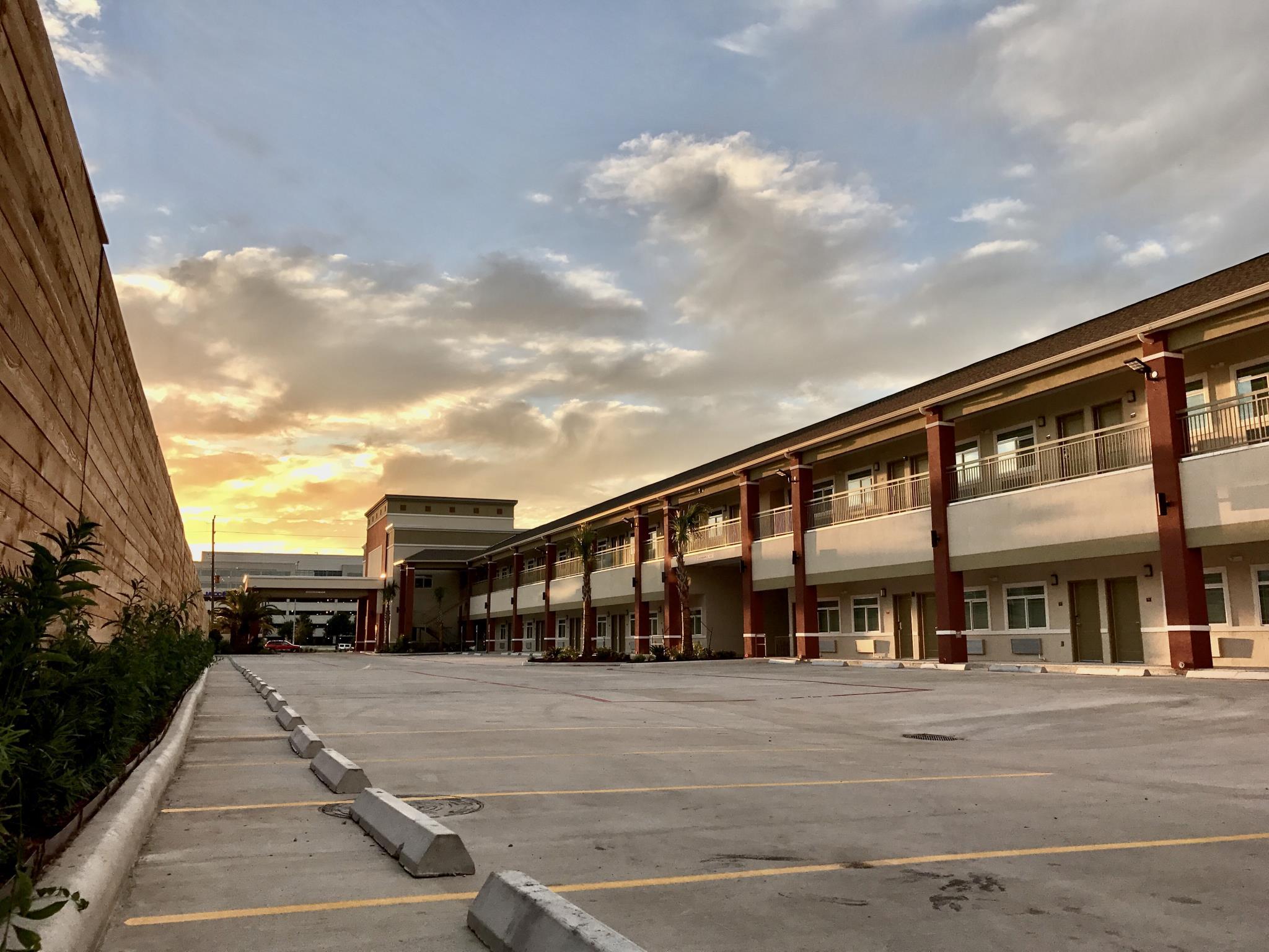 Grand Villa Inn and Suites Westchase/Chinatown 2