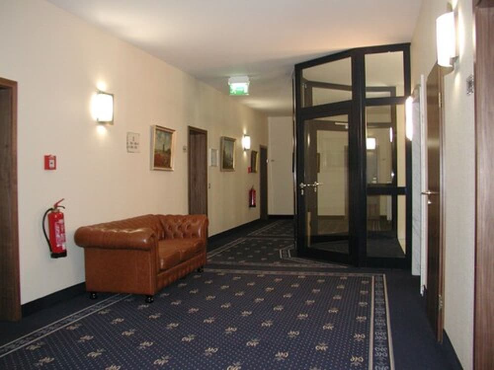 Victoria Hotel 2