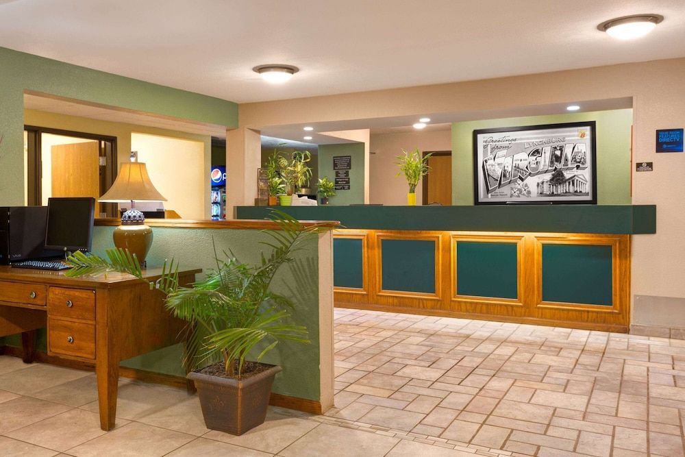 Super 8 by Wyndham Lynchburg VA 2