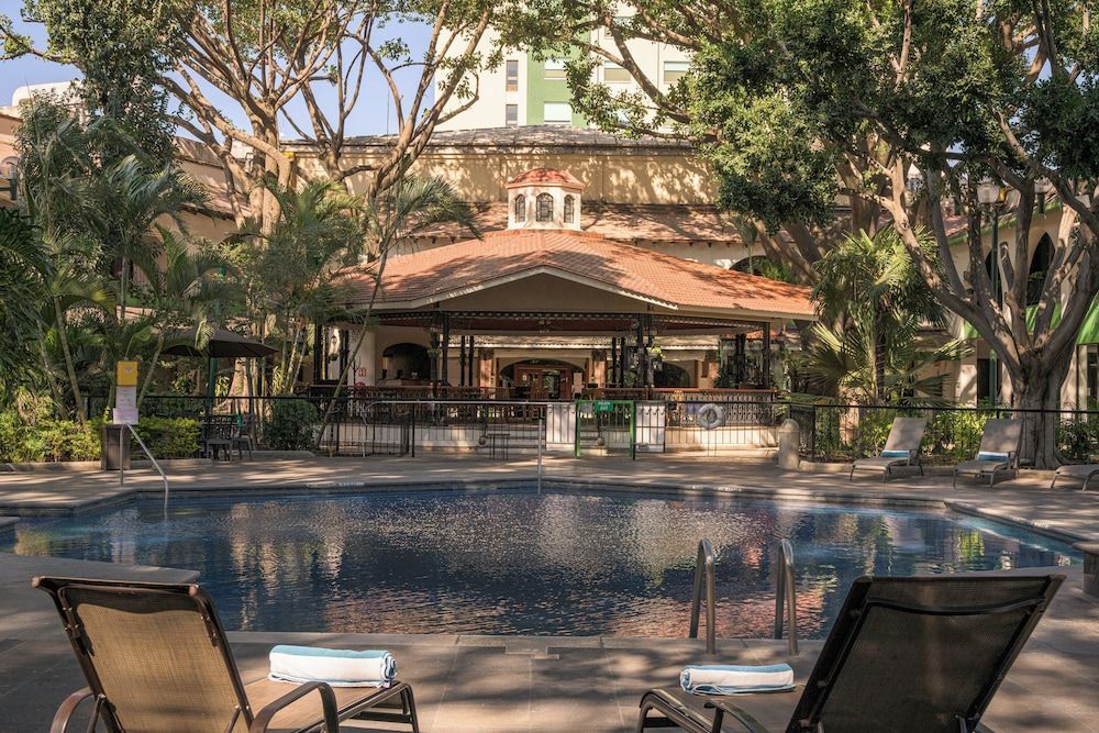 Wyndham Garden Guadalajara Expo Plaza del Sol 1