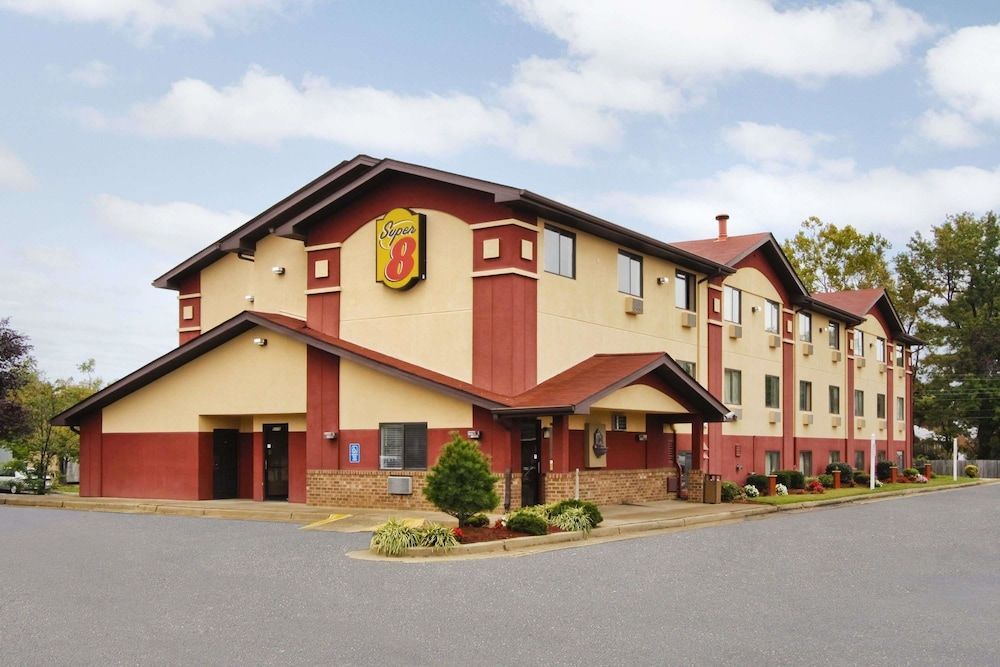 Super 8 by Wyndham Richmond Airport VA 1