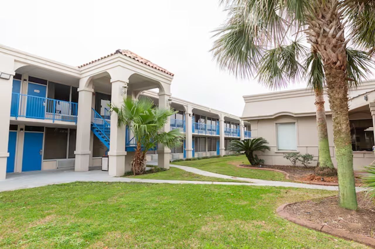 OYO Hotel Baton Rouge - Mead Rd Louisiana 2