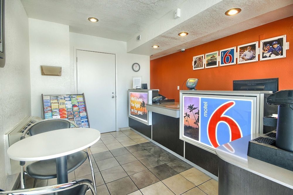 Motel 6-Fresno, CA - Blackstone North 2