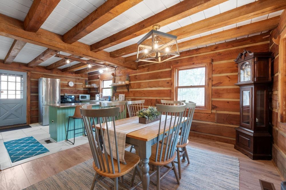 Cabin in the Trees, Hot Tub, Fire Pit 1