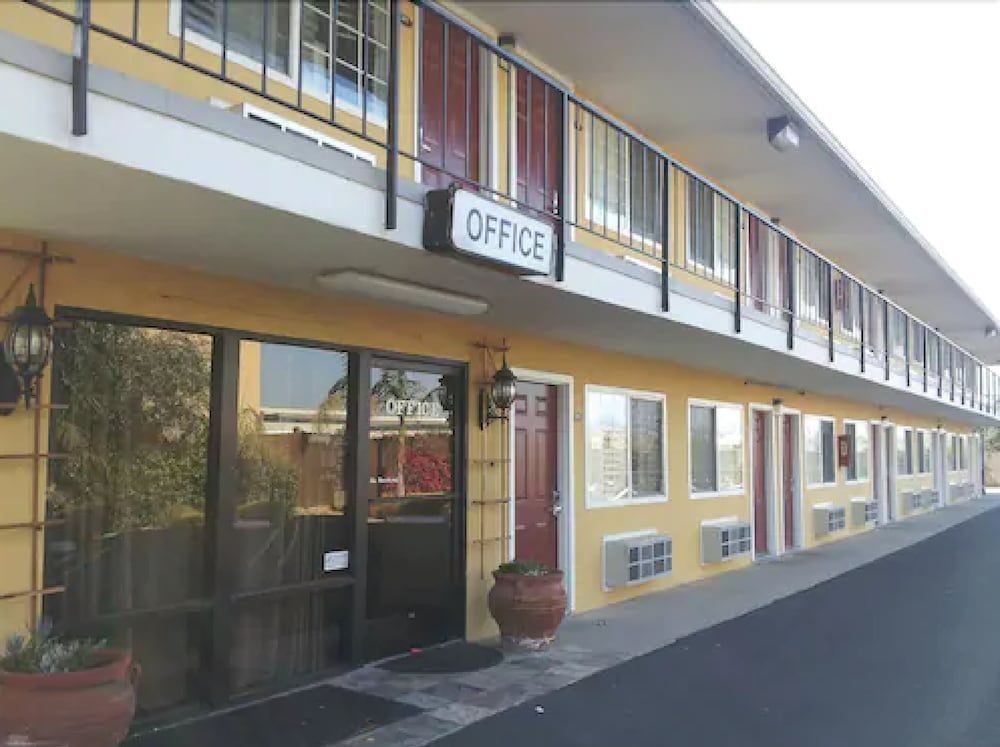 Lotus of Lompoc - A Great Hospitality Inn 1