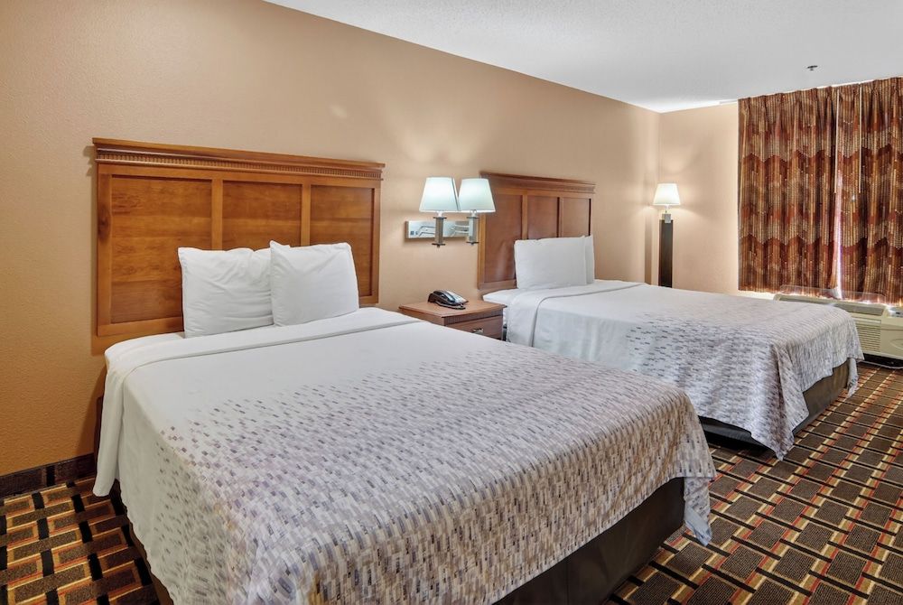 HomeTown Inn & Suites 1