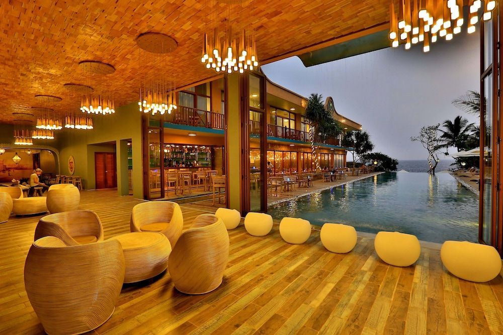 Thaproban Pavilion Waves 2