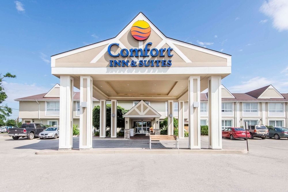 Comfort Inn & Suites 1