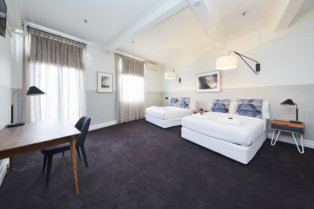Bridgeview Hotel Willoughby 1