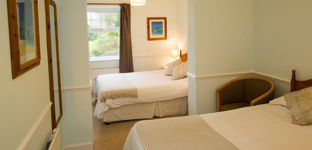 Beacon Country House & Luxury Shepherd Huts 2