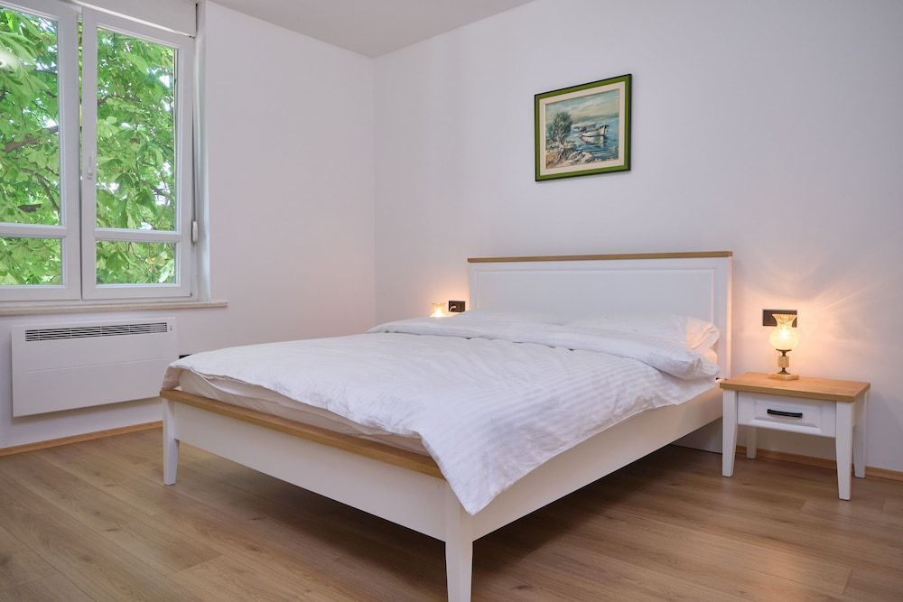 Bacci Central 2-Bedroom Apartment by Litto 1