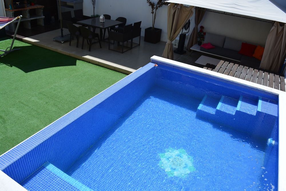 Jose & Ester House 1