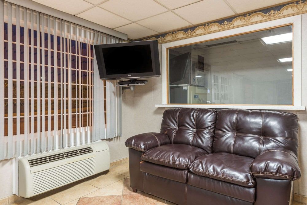 Super 8 by Wyndham Old Saybrook 2