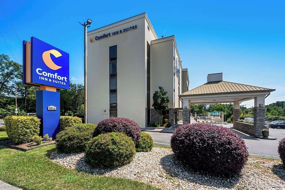 Comfort Inn & Suites Durham near Duke University 1