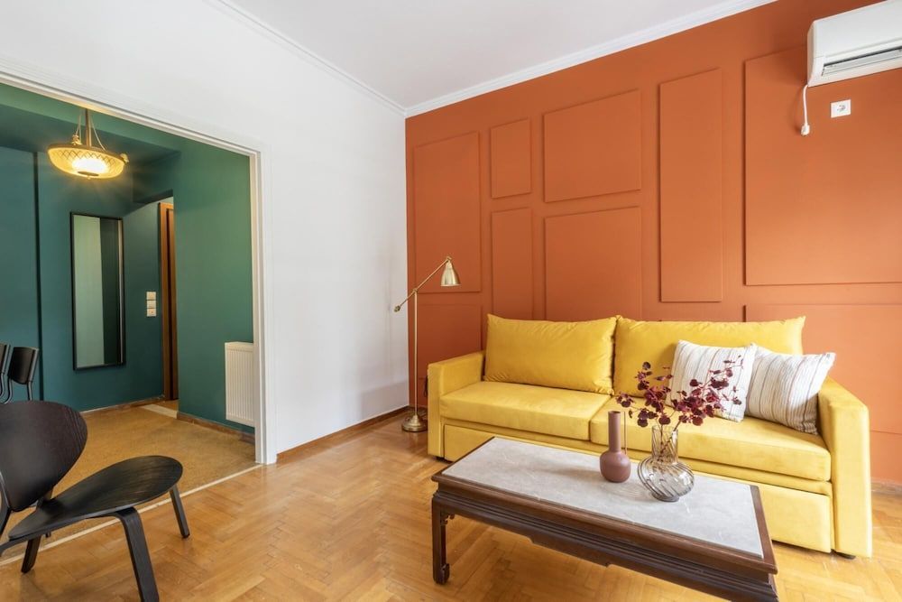 Spacious High-Ceiling 2-Bedroom by Acropolis Museum 2