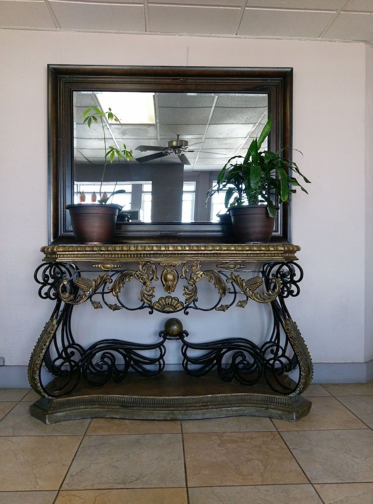 Monterey Inn Hotel 2