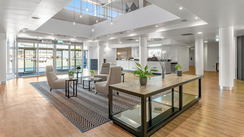 Holiday Inn Express LEIGH - SPORTS VILLAGE by IHG 2