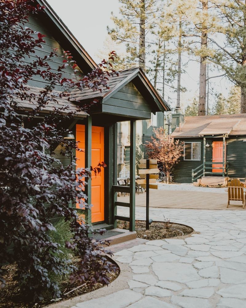 Noon Lodge 1