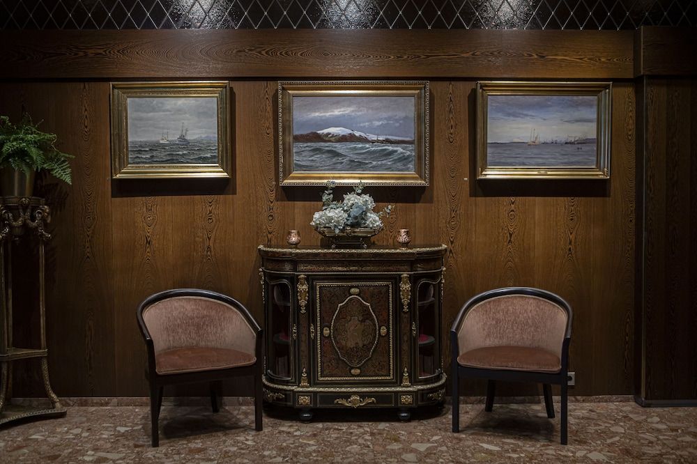 Hotel Holt - The Art Hotel 2