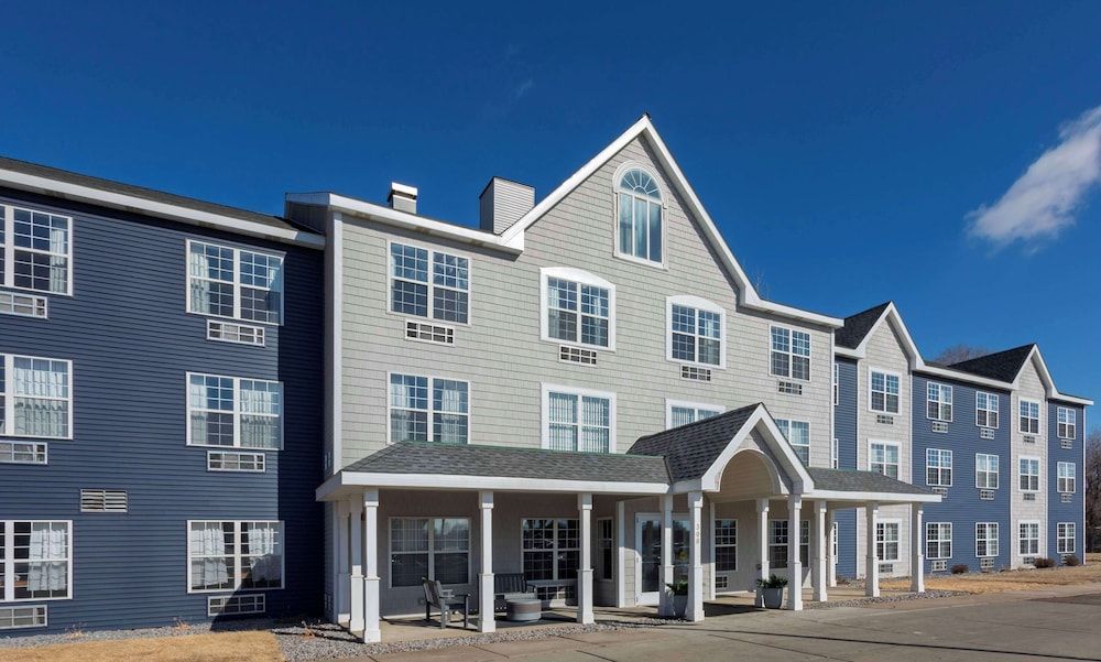GrandStay Hotel & Suites Hastings 1