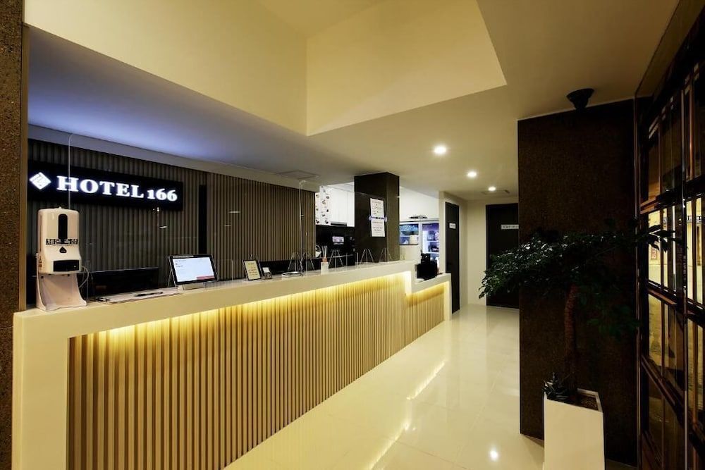 Hotel166 2