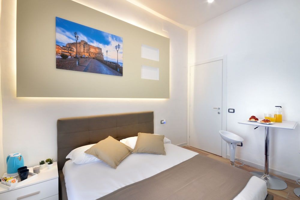 Naples Gateway Rooms 1