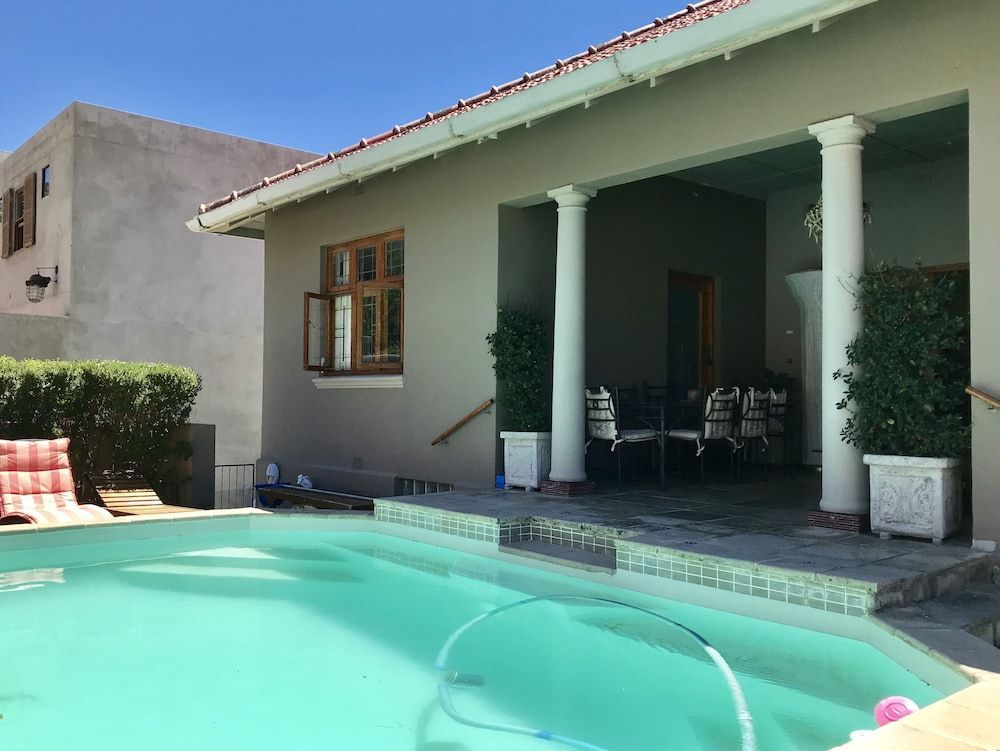 Redbourne Hilldrop Guesthouse B&B 1