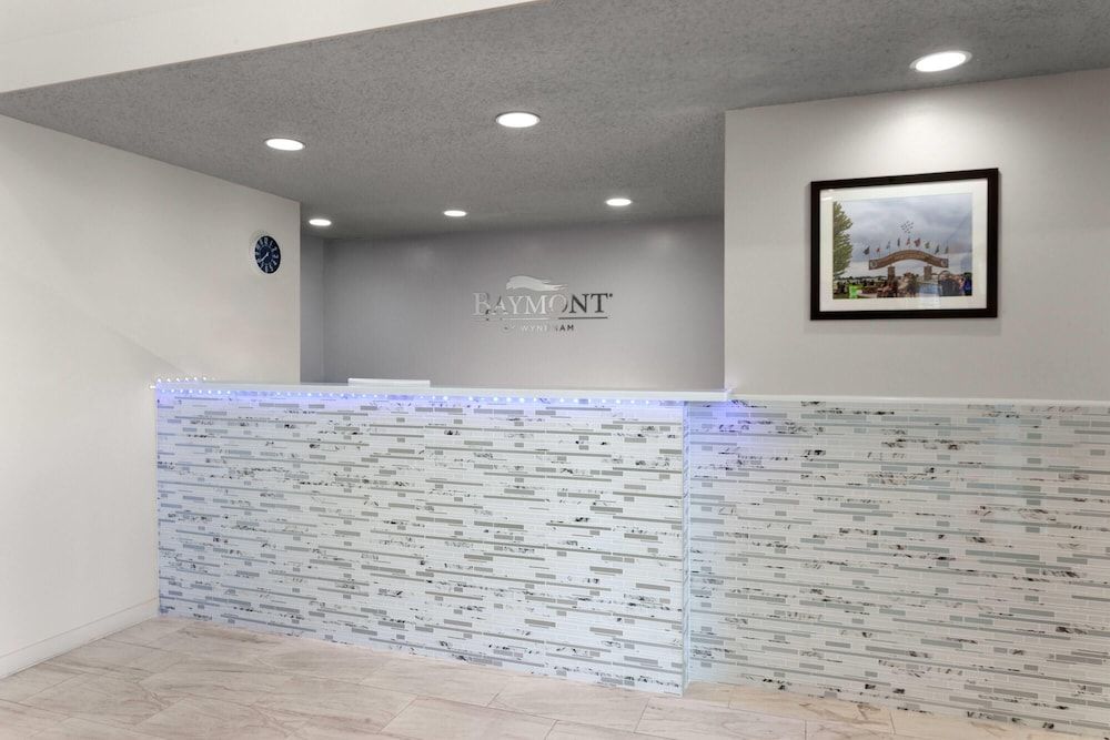 Baymont inn by Wyndham Oshkosh Airport 2