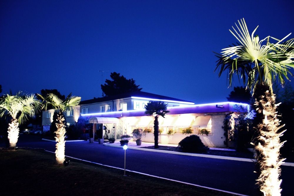 Logis Hôtel Le Capricorne 1