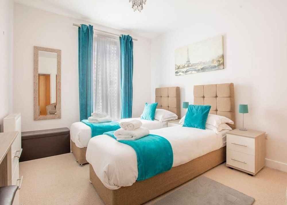1 Bed Apartment - Redhill Central, Surrey, Gatwick #3 1
