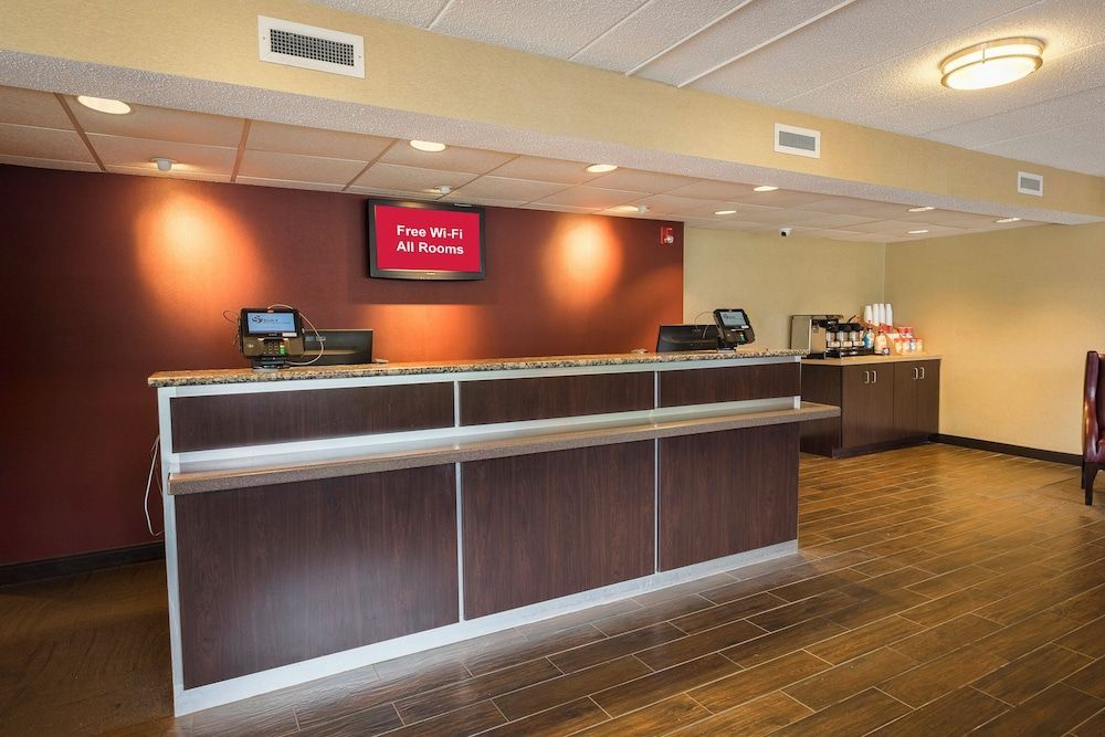 Red Roof Inn PLUS+ West Springfield 2