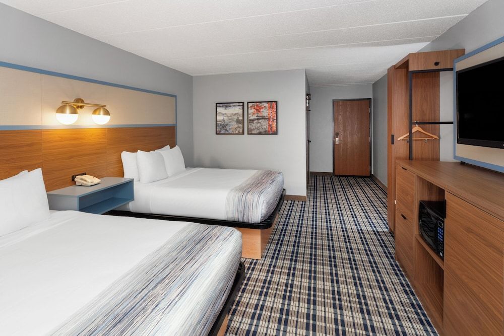 AmericInn by Wyndham Appleton North Little Chute 1