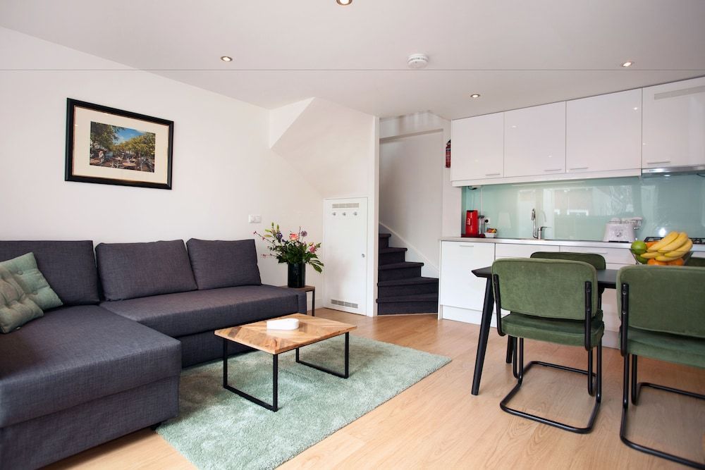 Stayci Serviced Apartments Central Station 1