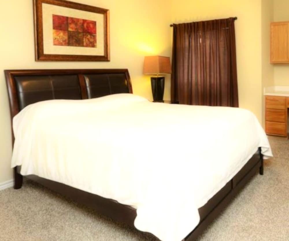 The Reside Fully Furnished Condos - Medical Stays Welcome 2