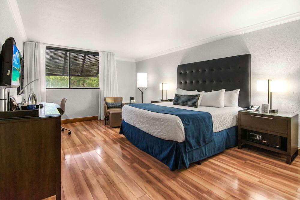 Miami Lakes Hotel 1