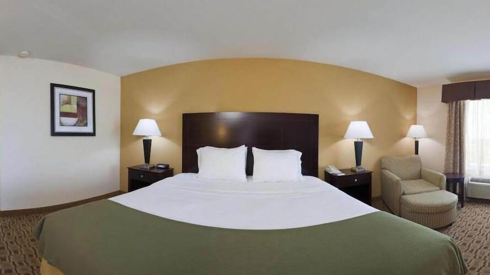 Holiday Inn Express BOONVILLE by IHG 2