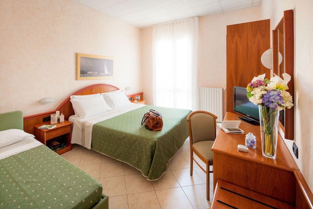 Hotel Gabriella 2